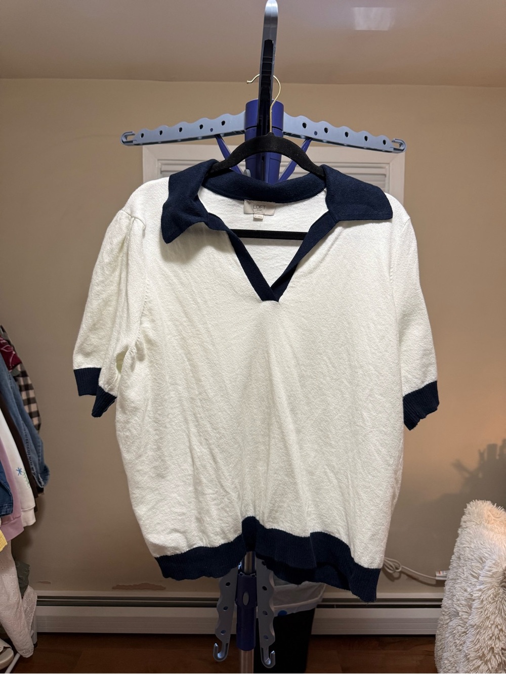 Loft Outlet Size XL Short sleeved collared sweater